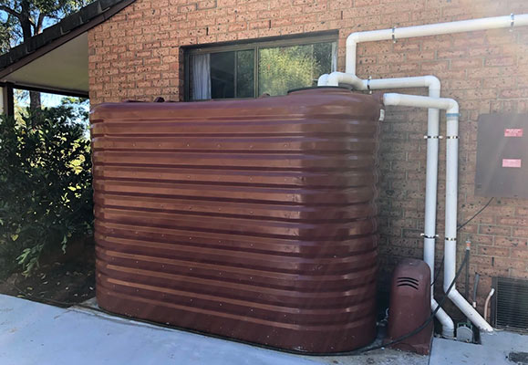 Plumbing water tank installation